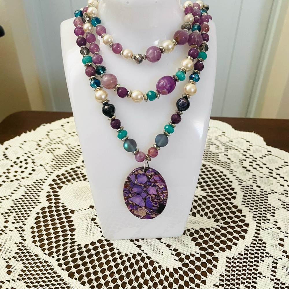 Elegant Multicolor Beaded Necklace
